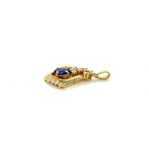 18k Yellow Gold Oval Sapphire Pendant with 15 Diamonds