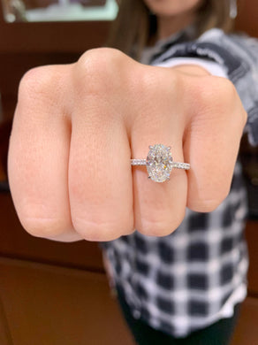 2.51 Carat Oval Diamond Ring in Platinum